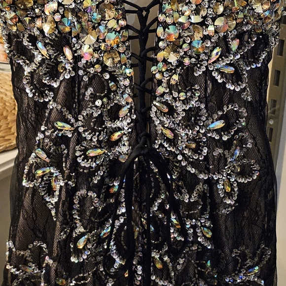 Dress with rhinestones - Picture 4 of 7